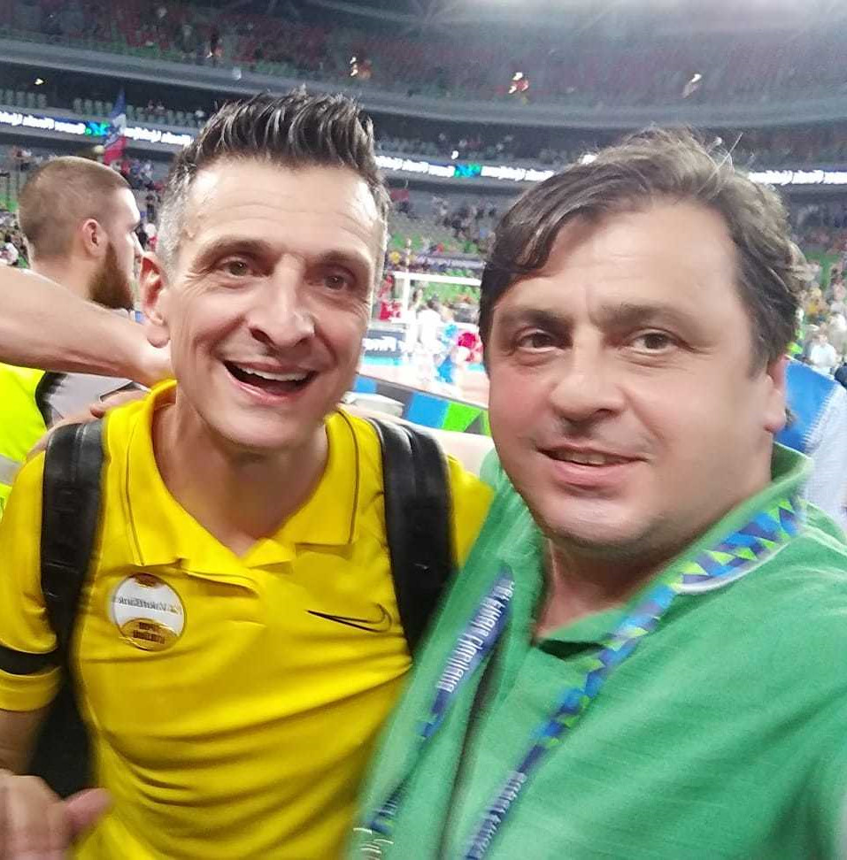 VakıfBank Başantrenörü Giovanni Guidetti şampiyonluk sonrası Yeni Şafak muhabiri Engin Albayrak ile sevincini paylaştı.
