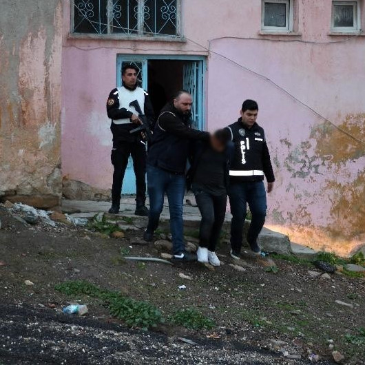 Yozgat’ta şafak vakti 10 adrese DEAŞ operasyonu: Çok sayıda gözaltı var