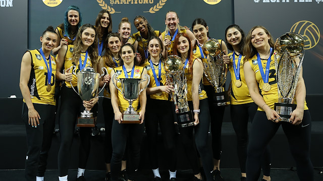 VakıfBank, CEV Şampiyonlar Ligi tarihinde 5 şampiyonlukla en çok şampiyon olan takım unvanının sahibi oldu.