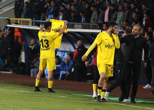 İstanbulsporlu futbolcuların gol sevinci.