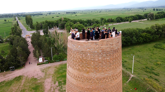 İslamiyet'i kabul eden ilk Türk devleti Karahanlılar döneminde kalma: Yuvarlak gövdeli kule gizemini koruyor