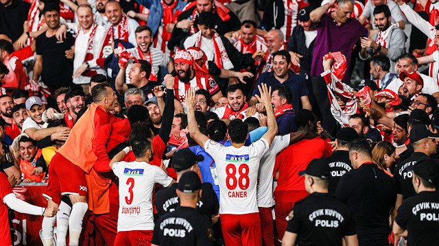Sivassporlu futbolcuların sevinci.