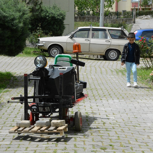 Dededen toruna özel akülü forklift