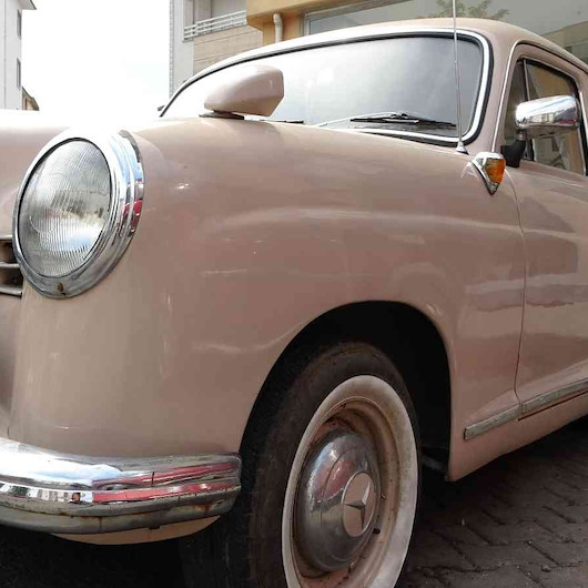 1959 model aracını yıllar sonra garajından çıkardı