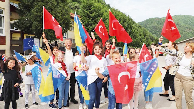 Eyüpsultan BelediyesiNemila Camil Sijaric Okuluna 15 Temmuz Çocuk Parkı yapıldı. 
