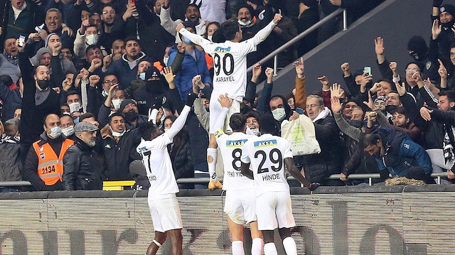 Cebrail, sezonun ilk yarısında İzmir'de oynanan maçta Trabzonspor'a attığı şık golle alkış toplamıştı.  ​