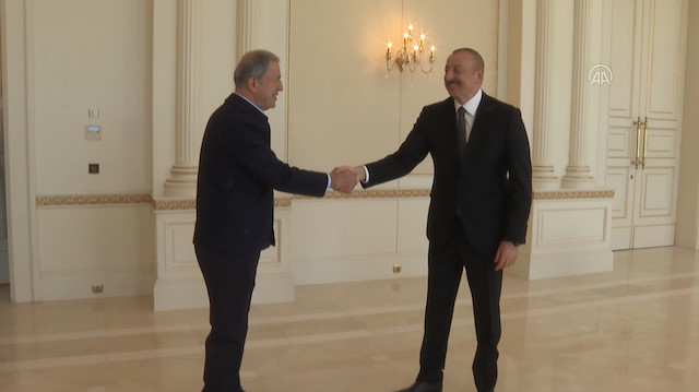 Milli Savunma Bakanı Akar ve komuta kademesi Bakü'de Aliyev'le görüştü