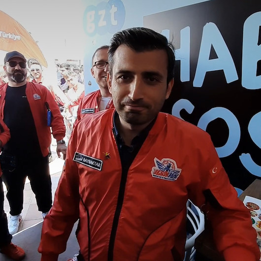 Selçuk Bayraktar Yeni Şafak takipçilerine Baküden mesaj gönderdi