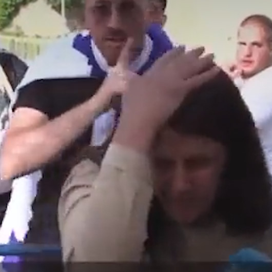 İşgalci İsraili yerleşimciler France 24 muhabiri Layla Odehe saldırdı