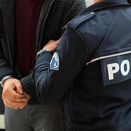 Van’da polis ekiplerince yürütülen çalışmalar sonucunda değişik suçlardan aranan şahıslardan 24’ü tutuklandı