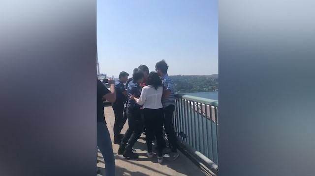 ​Köprüde Gezi provokasyonu yapan TİP'li vekiller polise saldırdı