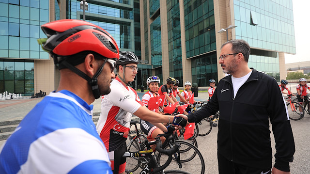 Gençlik ve Spor Bakanı Dr. Mehmet Muharrem Kasapoğlu, 3 Haziran Dünya Bisiklet Günü’nü sporcular ile bisiklet sürerek kutladı. 