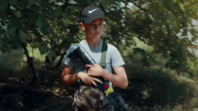 On yaşındaki Ukraynalı Nazar Rus birliklerine karşı Ukrayna'daki köyünü koruyor