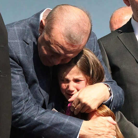 Cumhurbaşkanı Erdoğan’a sarılarak ağlayan küçük Ayşegül duygularını anlattı: Hiç bu kadar mutlu olmamıştım
