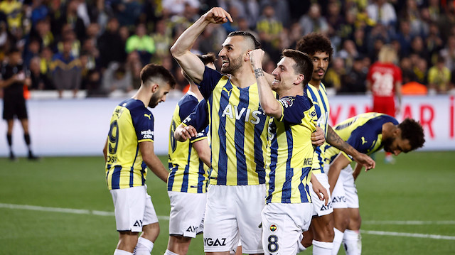 Fenerbahçe geride bıraktığımız sezonu ikinci sırada tamamlamıştı.