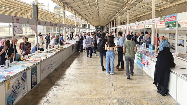 TÜRDEB’in her yıl düzenlediği dergi fuarına bu yıl da Sirkeci Garı ev sahipliği yaptı. 