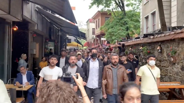Kadıköy'de PKK yandaşlarının yürüyüşünde skandal sloganlar atıldı