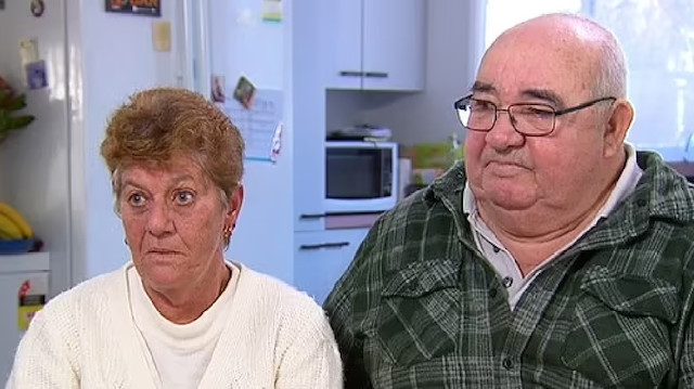 Avustralyalı emekliler yaşam pahalılığından muzdarip: Evde meşale ile dolaşıyorlar