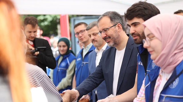 Bakan Kasapoğlu YKS sürecindeki ailelere destek verdi.