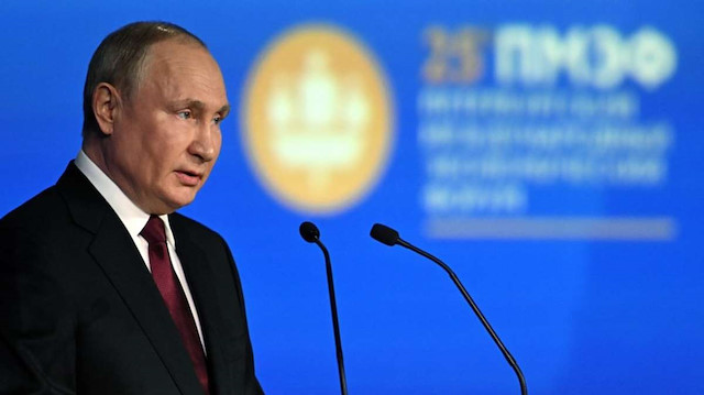 Vladimir Putin St. Petersburg Ekonomi Forumunda