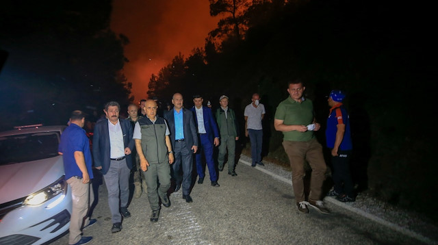 Tarım ve Orman Bakanı Vahit Kirişci, Marmaris'teki orman yangını bölgesinde incelemelerde bulundu.