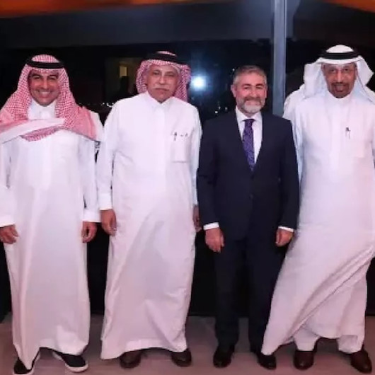 وزيرا الخزانة والتجارة التركيين يلتقيان مسؤولين سعوديين