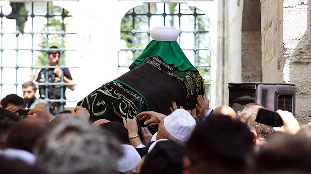 Mahmut Ustaosmanoğlu Hocaefendi yüzbinlerin katılımıyla Fatih Camii'nden ebediyete uğurlandı
