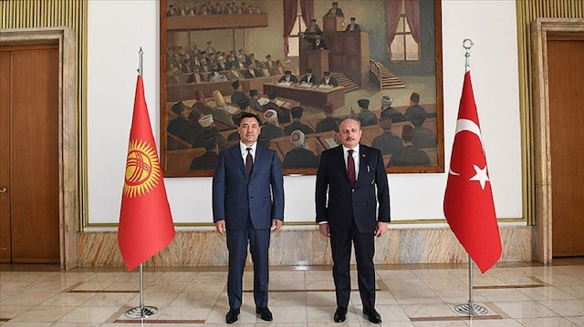 رئيس البرلمان التركي يلتقي الرئيس القرغيزي