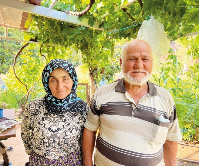 Arslan çifti yangınla mücadeleyi nanlattı.
