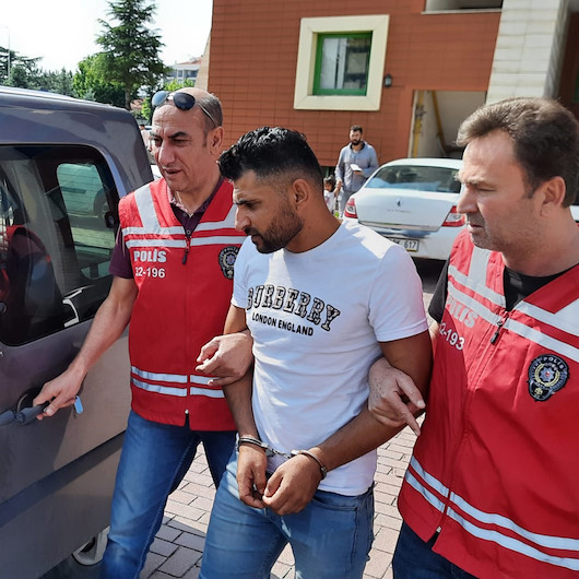 'Polis' yalanıyla 600 bin lira dolandırdı kaçtığı Antalya'da yakalandı