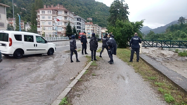 Olumsuz hava koşulları sebebiyle oluşturulan kriz masası ile tüm kurumlar teyakkuza geçirildi. 