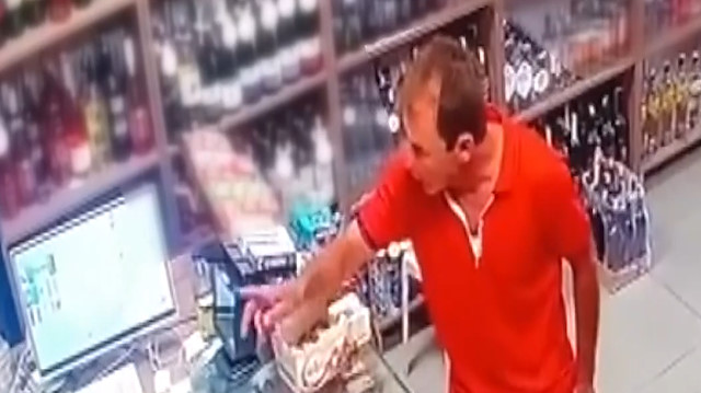 Marmaris'teki orman yangınını çıkardığını itiraf eden tutuklunun marketteki görüntüleri ortaya çıktı
