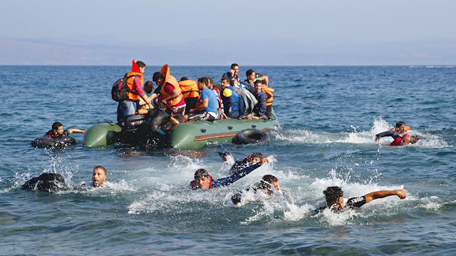 Atina’nın kürek mahkumları: Yunanistan sığınmacıları insanlık suçuna zorla ortak ediyor