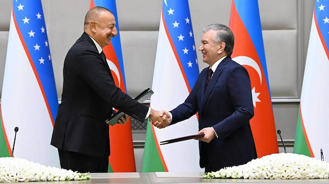 İlham Aliyev ve Şevket Mirziyoyev