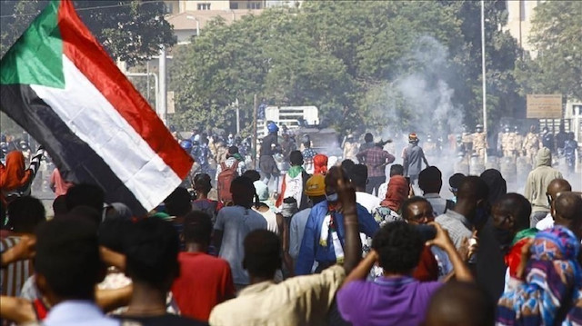 الخرطوم.. تجدد المظاهرات في محيط القصر الرئاسي للمطالبة بـ"حكم مدني"