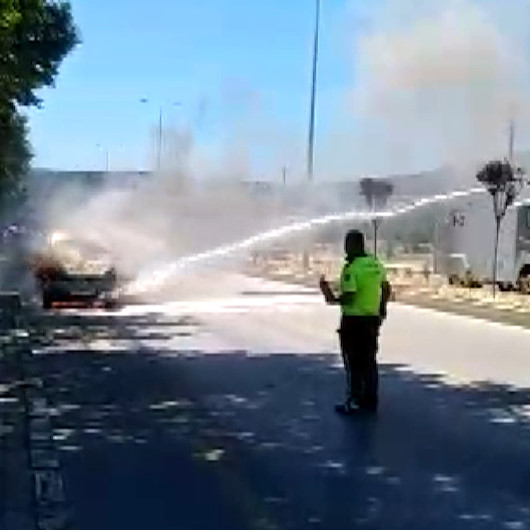 Muğlada araç yangınını TOMA söndürdü