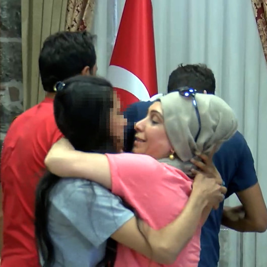 Evlat nöbetindeki iki aile çocuklarına kavuştu: Teslim olan teröristler ailesiyle görüştürüldü