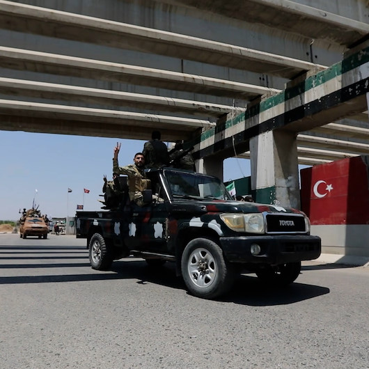 Suriye Milli Ordusu YPG/PKK’lı teröristlerin işgalindeki Tel Rıfat cephe hattına takviye gönderdi