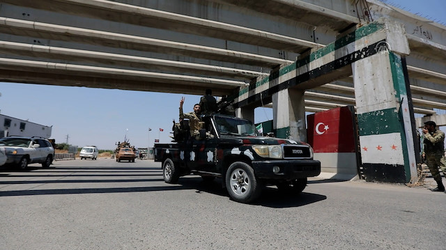 Suriye Milli Ordusu YPG/PKK’lı teröristlerin işgalindeki Tel Rıfat cephe hattına takviye gönderdi