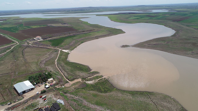 Diyarbakır'da Dicle Barajı'ndan Devegeçidi Barajı'na 20 milyon metreküp su aktarıldı.