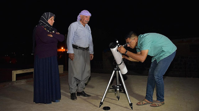 El-Cabir Mesleki ve Teknik Anadolu Lisesi mezunu Gülbeden, kendi imkanlarıyla kurarak kullanmayı öğrendiği teleskobu, evinin damına yerleştirerek köylülere yıldızlara yakından bakma imkanı sağladı.

