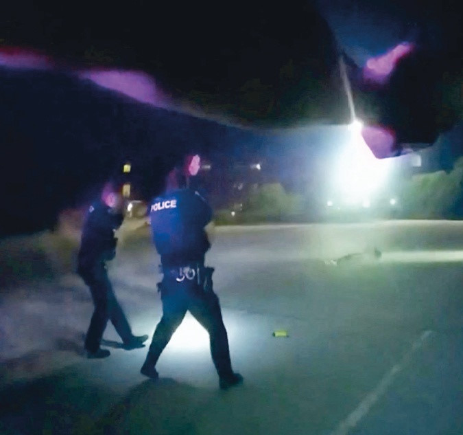 Polis kurşun yağdırdı.