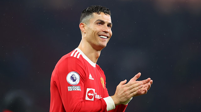 Manchester United'tan ayrılmak isteyen Ronaldo idmanlara çıkmıyor.