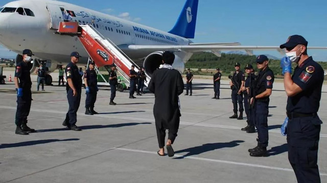 Kırklareli'nde 226 Afganistan uyruklu göçmen sınır dışı edildi