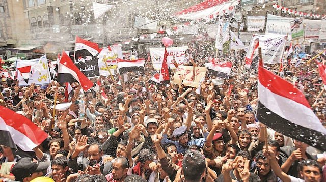 Araplar demokrasiye inancını yitirdi: Siyasi ve ekonomik istikrarsızlık halkı bezdirdi