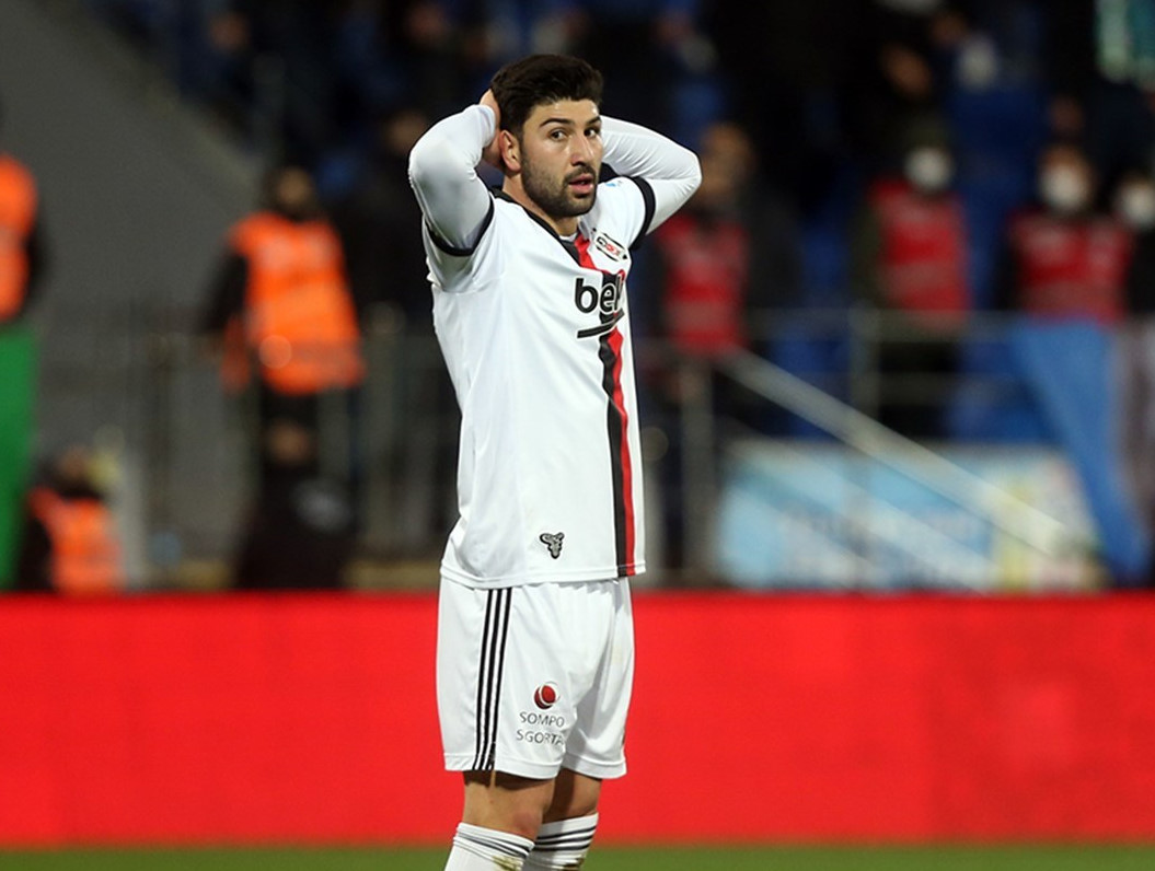 Güven Yalçın'ın Beşiktaş ile sözleşmesi sona erdi.