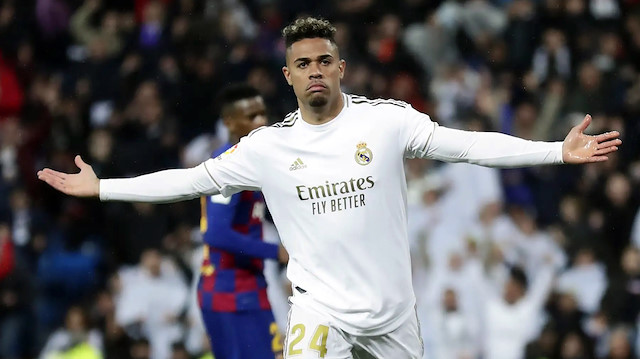 Diaz, Real Madrid formasıyla toplamda çıktığı 73 maçta 12 gol attı.