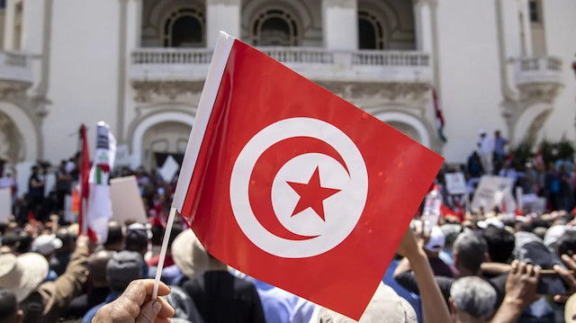 Tunus Ulusal Kurtuluş Cephesi, ülkenin özgürlüklere yönelik tehdidin eşiğinde olduğunu söyledi