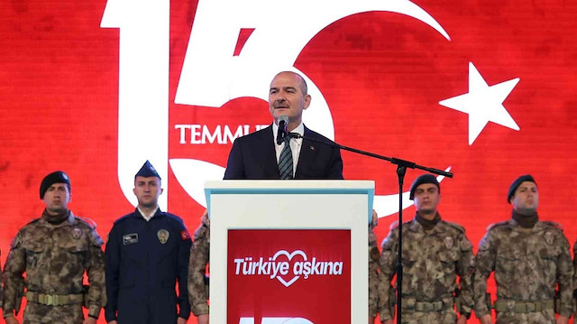 İçişleri Bakanı Süleyman Soylu, 15 Temmuz darbi girişiminin 6'ncı yılında Gölbaşı Özel Harekat Başkanlığı ile Havacılık Dairesi Başkanlığı'nda düzenlenen anma törenine katıldı. 