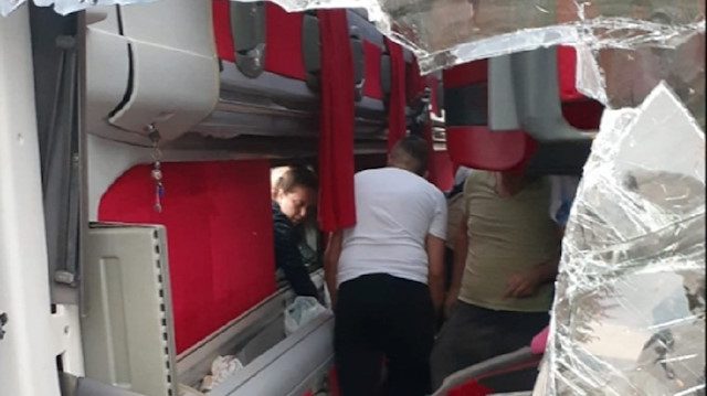 Kayseri’de yolcu otobüsü şarampole devrildi